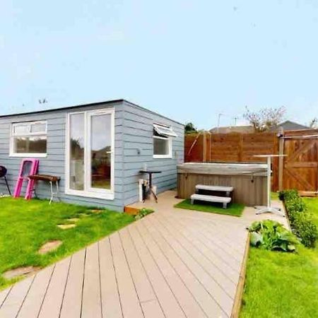 Love Lancing By The Sea With Optional Large Hot Tub Sleeps Up To 8 & Free Parking Villa Exterior foto