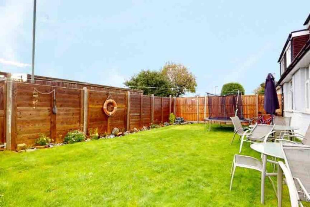 Love Lancing By The Sea With Optional Large Hot Tub Sleeps Up To 8 & Free Parking Villa Exterior foto