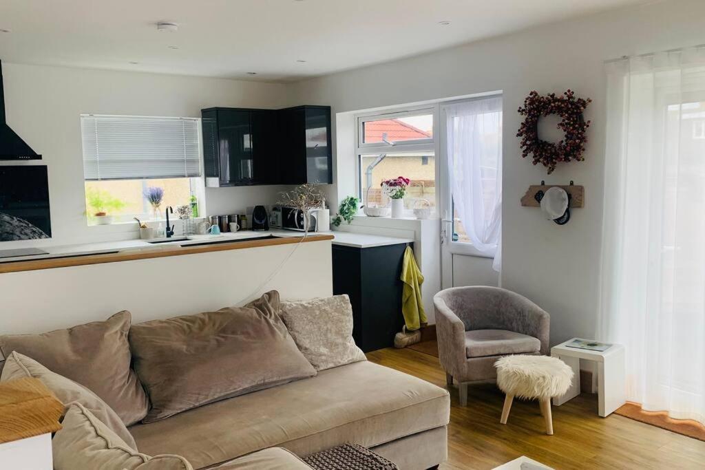 Love Lancing By The Sea With Optional Large Hot Tub Sleeps Up To 8 & Free Parking Villa Exterior foto